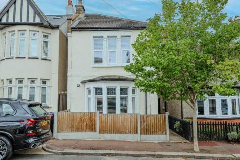 Lord Roberts Avenue, Leigh-On-Sea