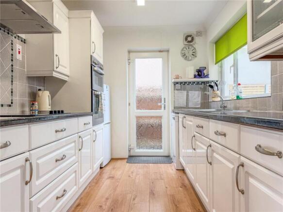 Oakleigh Way, Highcliffe On Sea photo 3