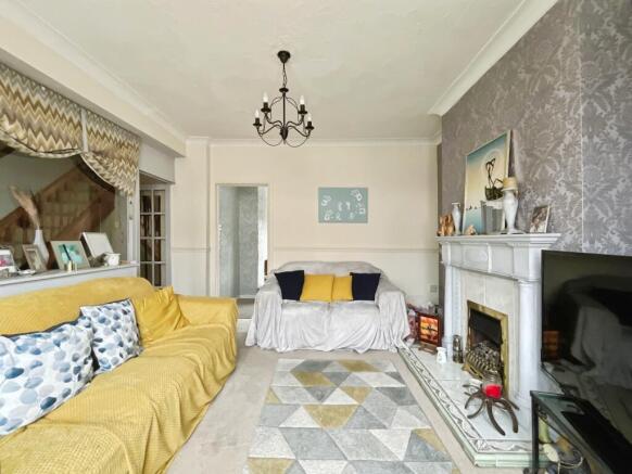 3 bed Semi-Detached for sale Image 3