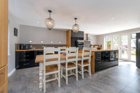 Nelson Way, Yeovil, BA21 5DT