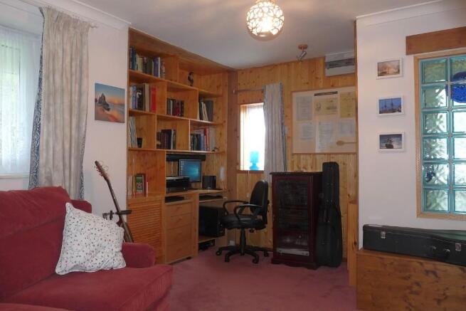 Photo 3