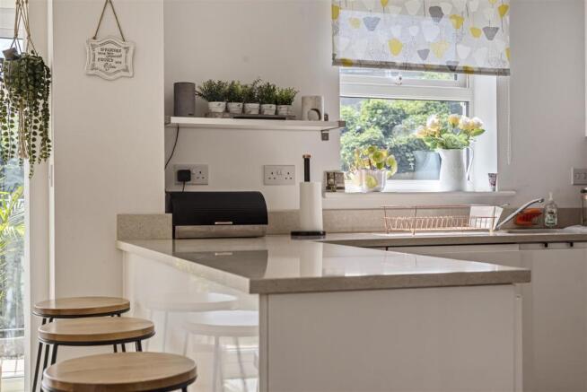 Pinwill Kitchen3.jpg