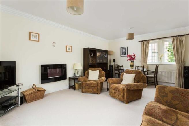 Sitting/ Dining Room