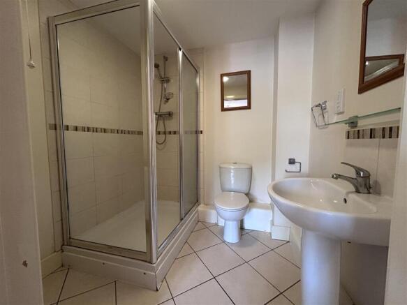 2 bed Apartment for sale Image 6