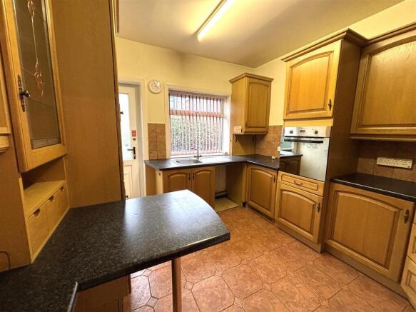 2 bed Semi-Detached Bungalow for sale Image 5