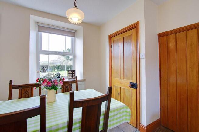 2 bed House for sale Image 7