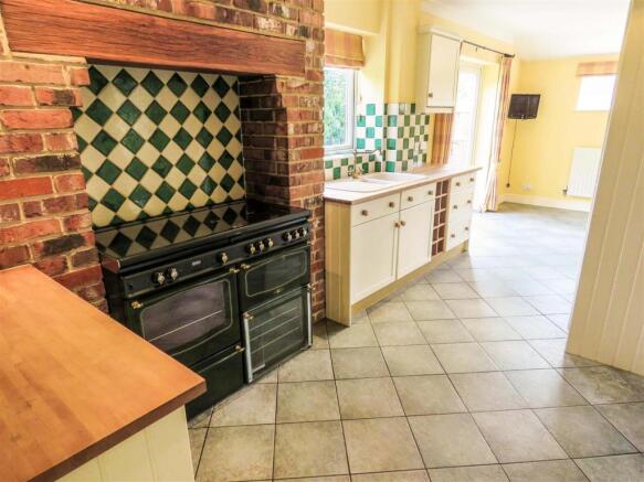 Kitchen.JPG