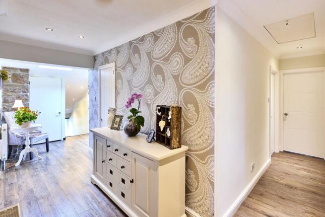 4 bed Detached for sale Image 6