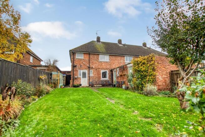 3 bed Terraced for sale Image 11