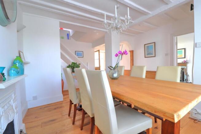 Dining Area .1.jpg