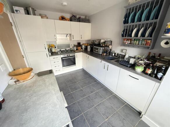 Modern fitted Kitchen