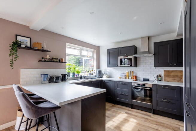 3 bed Semi-Detached for sale Image 4