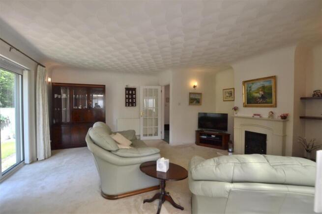 Living Room.JPG