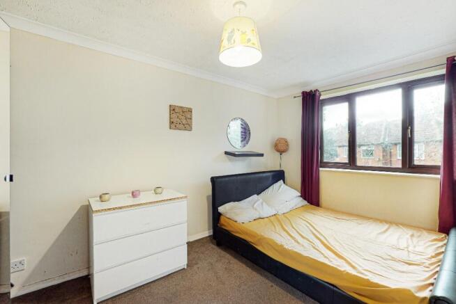 3 bed Semi-Detached to rent Image 5