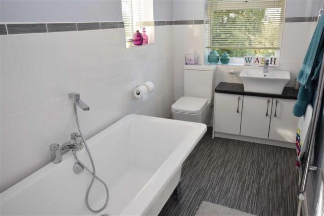 FAMILY BATHROOM