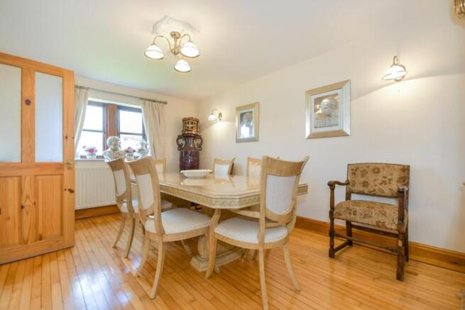 4 bed Detached for sale Image 7