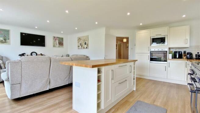 Alternate Kitchen/Lounge View