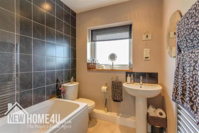 FAMILY BATHROOM: