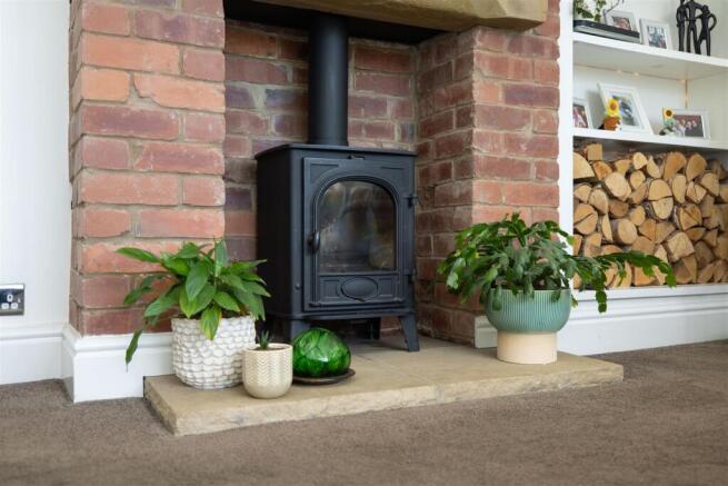 4 bed Detached Bungalow for sale Image 4