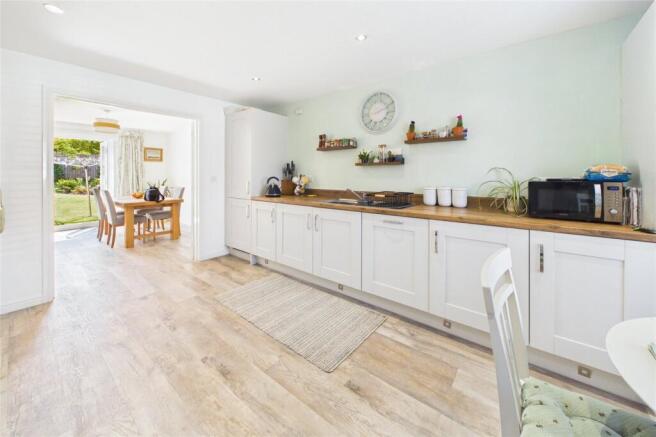 4 bed Detached for sale Image 4