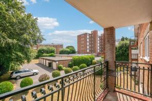 3, 81 Rosecourt, Churchfield Road, Poole BH15 2QW