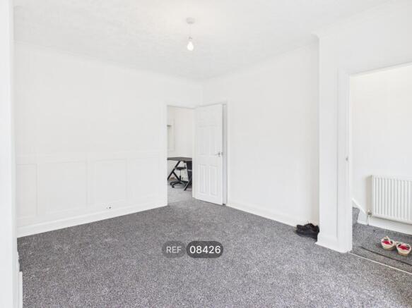 2 bed Terraced to rent Image 4