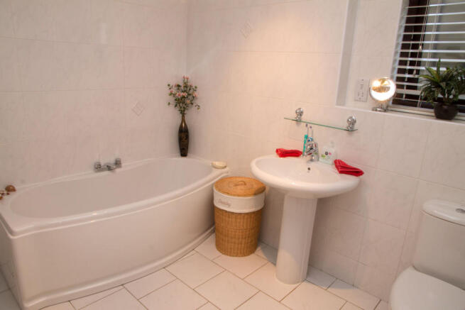 En-Suite Bathroom