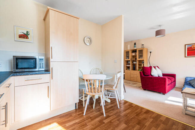 2 bed Apartment for sale Image 7