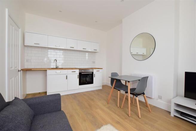 Kitchen/ Living Room