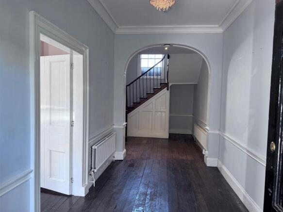 hallway long shot.jpg