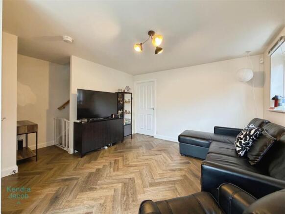 3 bed Semi-Detached for sale Image 8