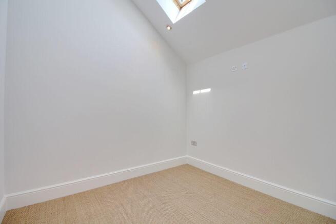 Bedroom 4 (Double)