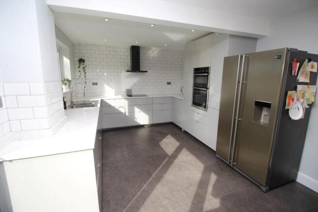 13 Briars Close (27).JPG