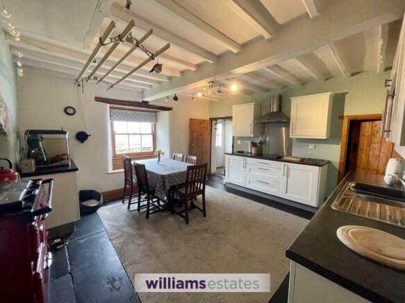 Kitchen/ Breakfast Room
