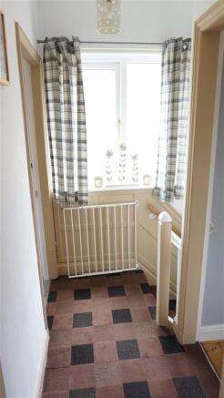 FIRST FLOOR LANDING
