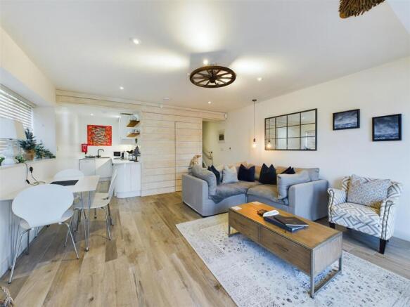Living/Dining Area