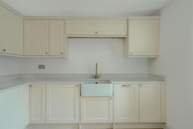 4 bed Semi-Detached for sale Image 5