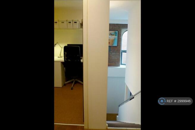 2 bed Flat to rent Image 11