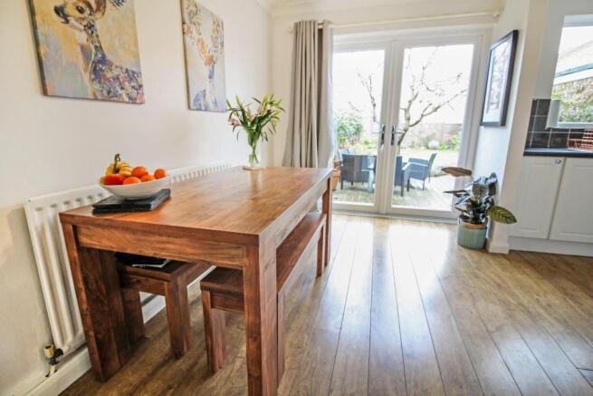 woodbreakfastkitchen1.JPG