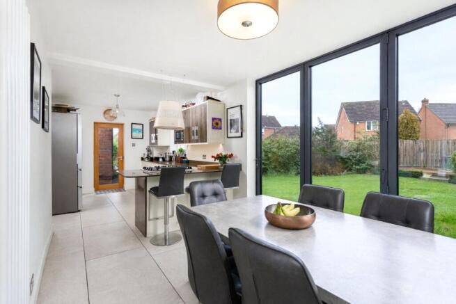 4 bed Detached for sale Image 7