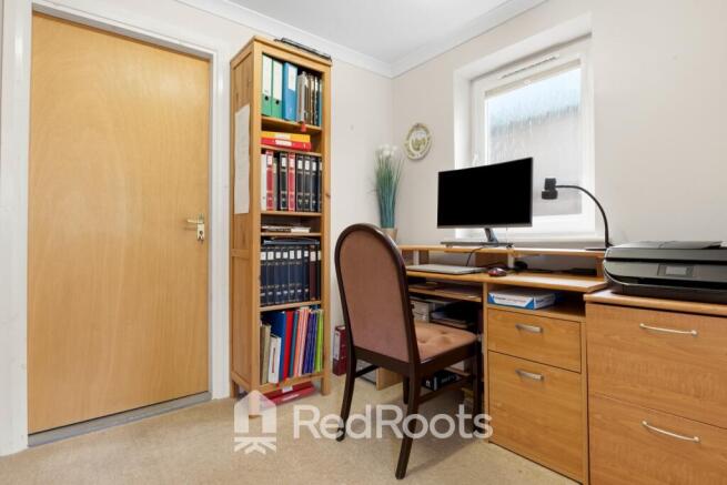 4 bed Detached for sale Image 9