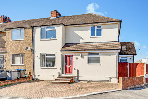 Warwick Avenue, Egham