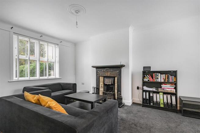 Nunroyd Avenue, Guiseley, Leeds photo 4