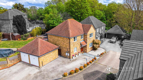 Henry De Grey Close, Grays, RM17