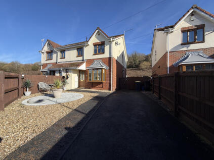 Plymouth Gardens, Pentrebach, Merthyr Tydfil, CF48 4BA