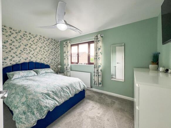 4 bed Detached for sale Image 12