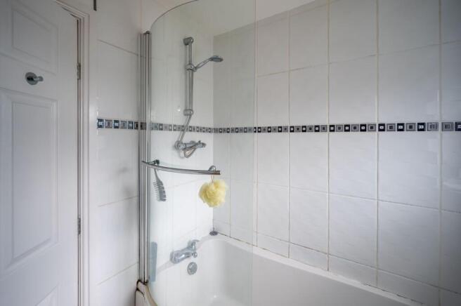 2 bed Terraced to rent Image 11