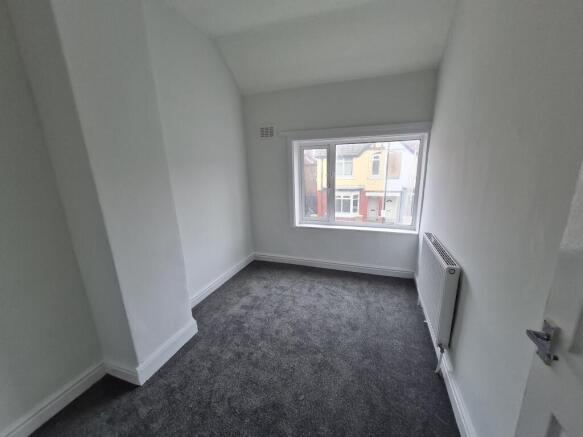 3 bed House to rent Image 4