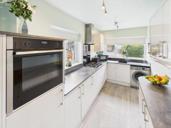 CAM04233G0-PR0021-STILL020