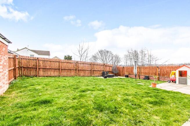 5 bed Detached to rent Image 9